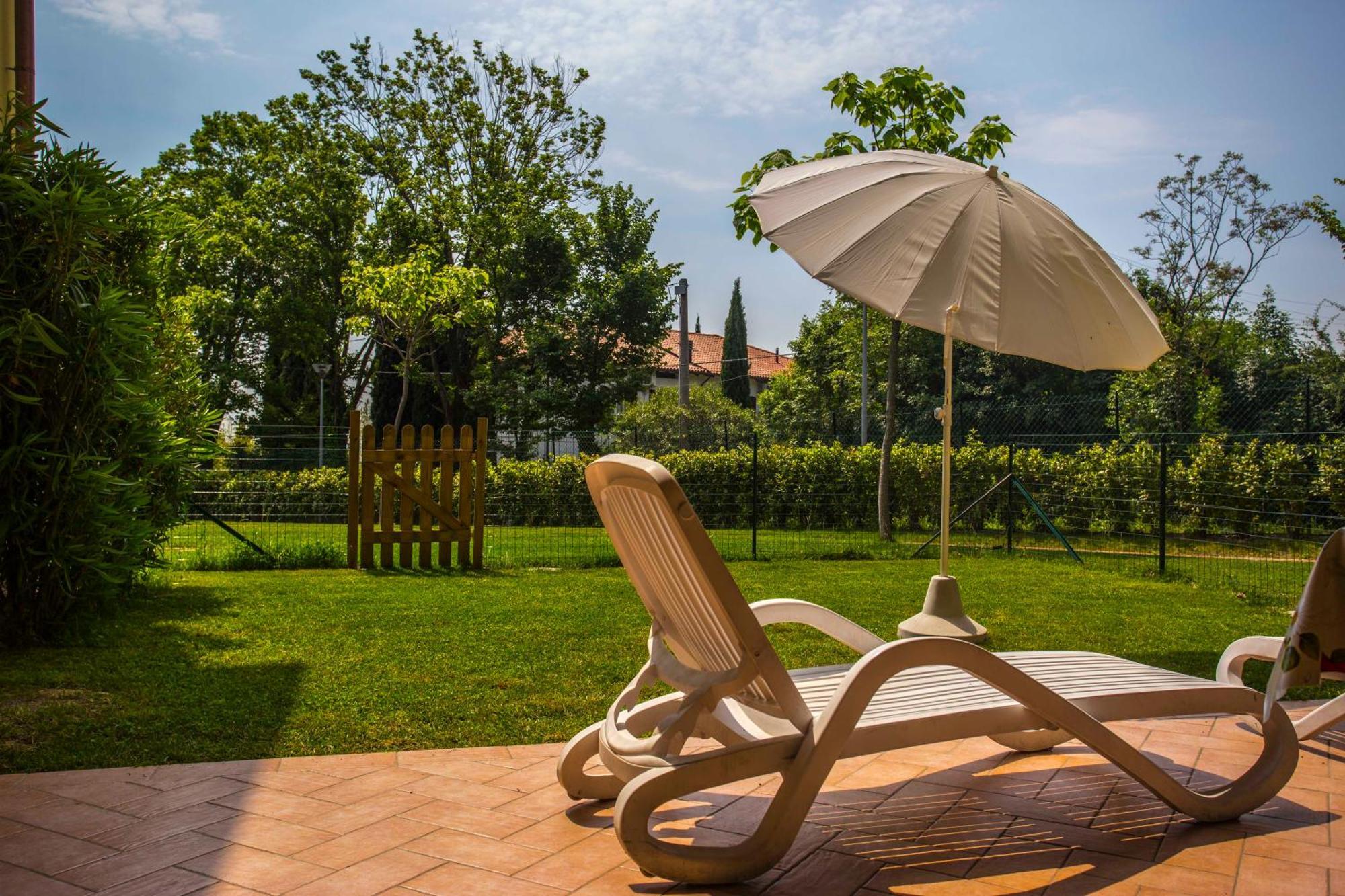 Residence Karina Moniga del Garda Exteriör bild