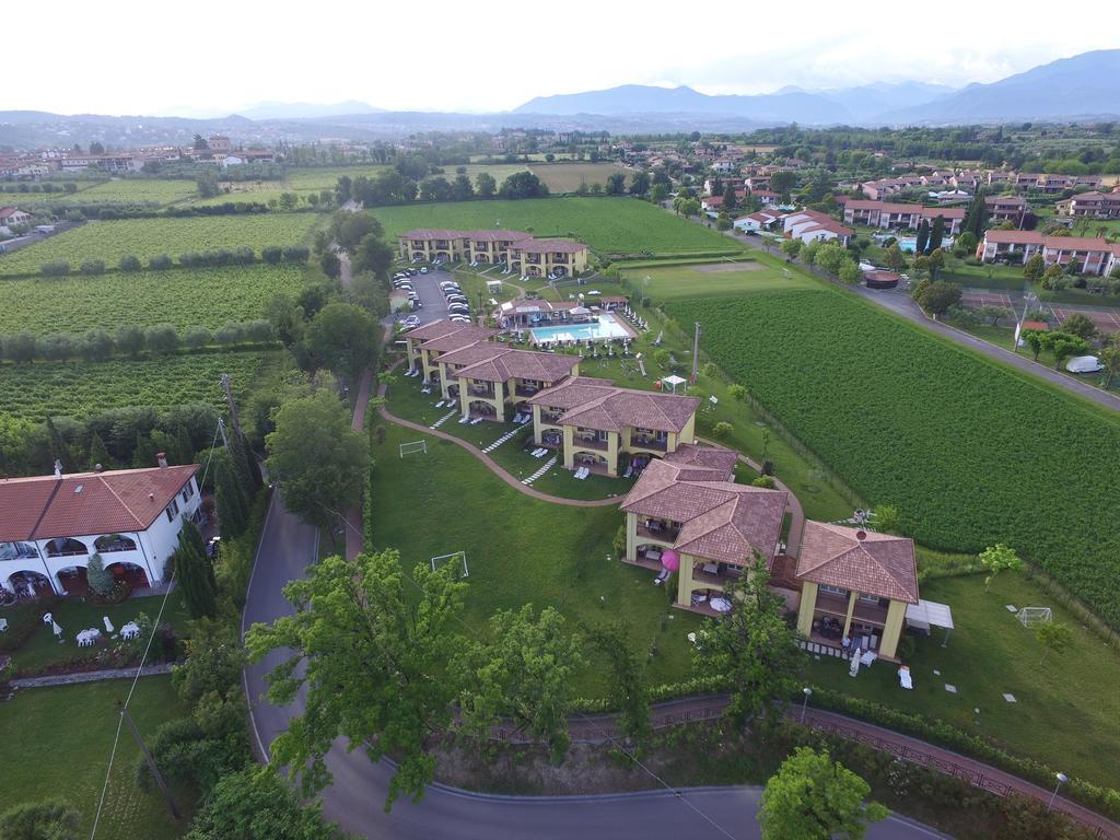 Residence Karina Moniga del Garda Exteriör bild