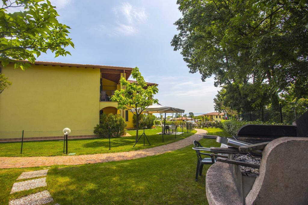Residence Karina Moniga del Garda Exteriör bild