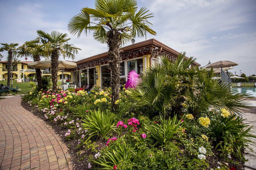 Residence Karina Moniga del Garda Exteriör bild