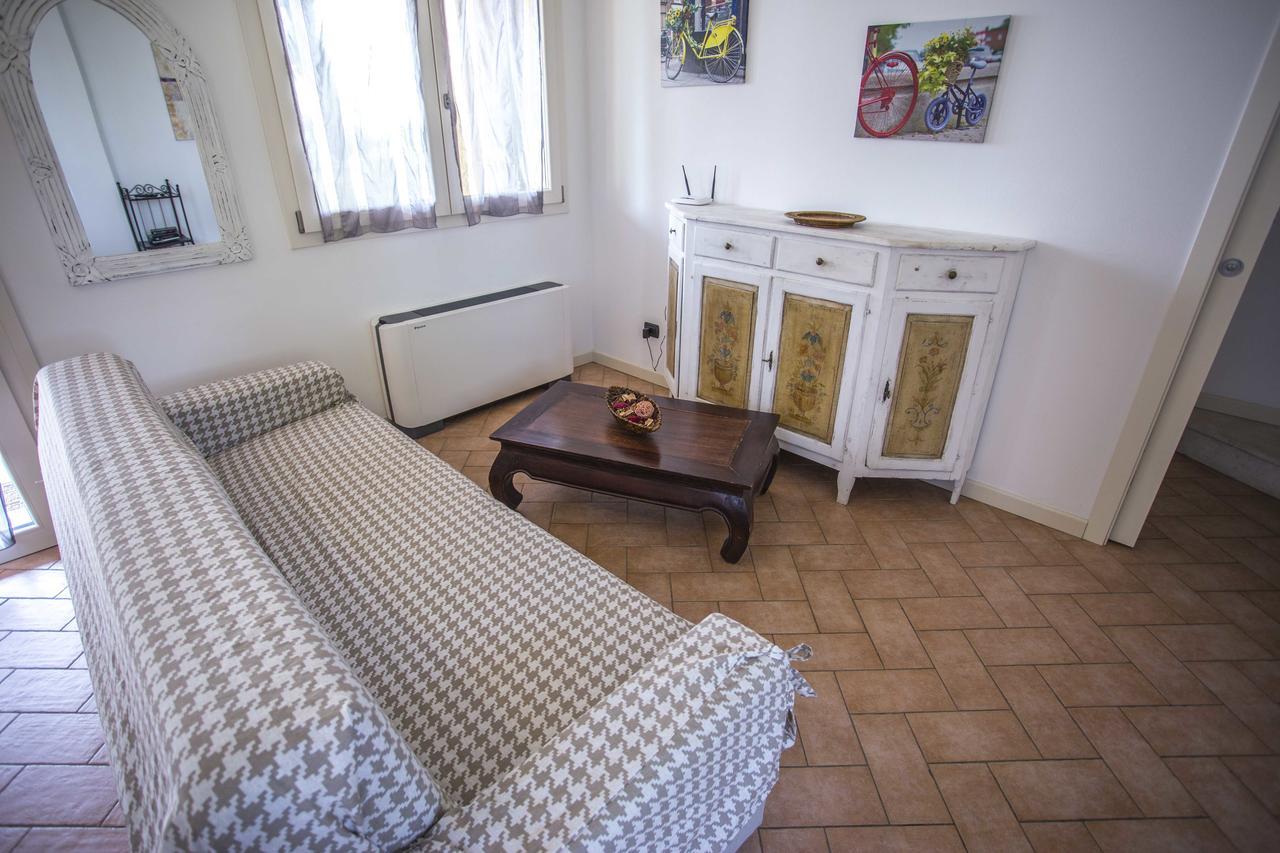 Residence Karina Moniga del Garda Exteriör bild