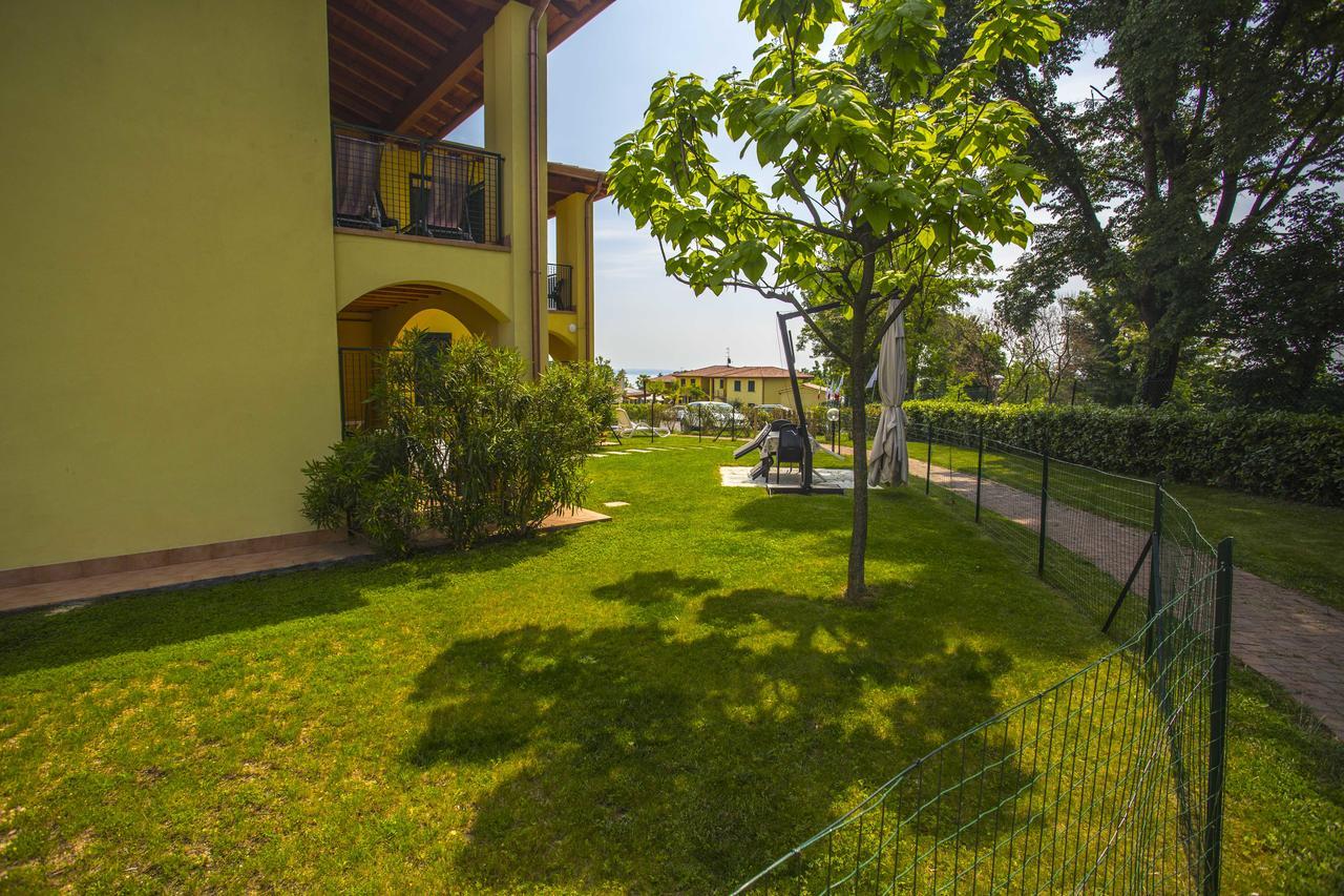 Residence Karina Moniga del Garda Exteriör bild