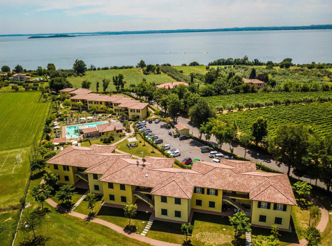 Residence Karina Moniga del Garda Exteriör bild