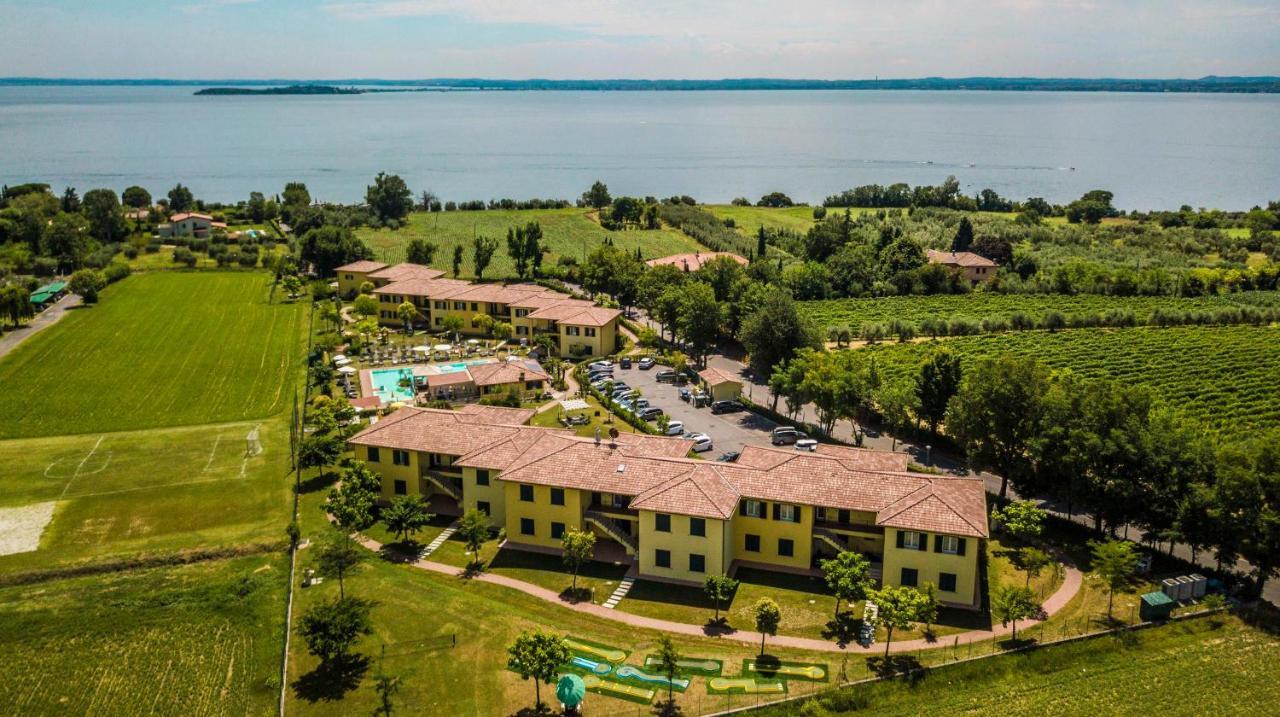 Residence Karina Moniga del Garda Exteriör bild