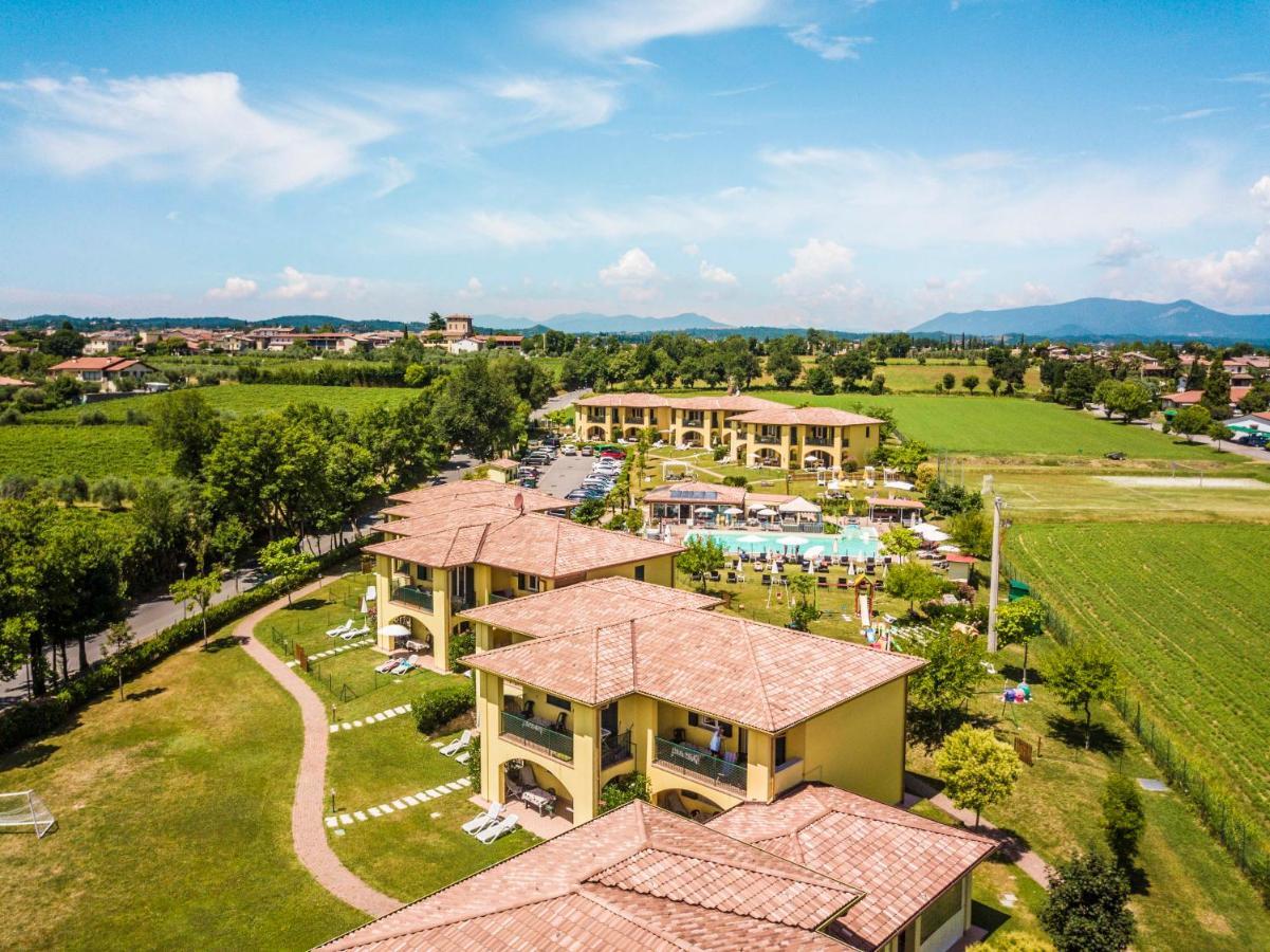 Residence Karina Moniga del Garda Exteriör bild
