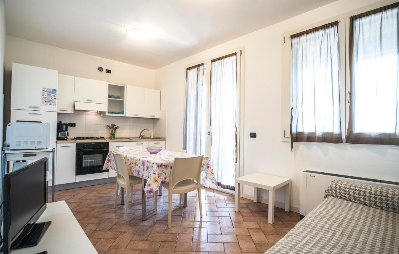 Residence Karina Moniga del Garda Exteriör bild