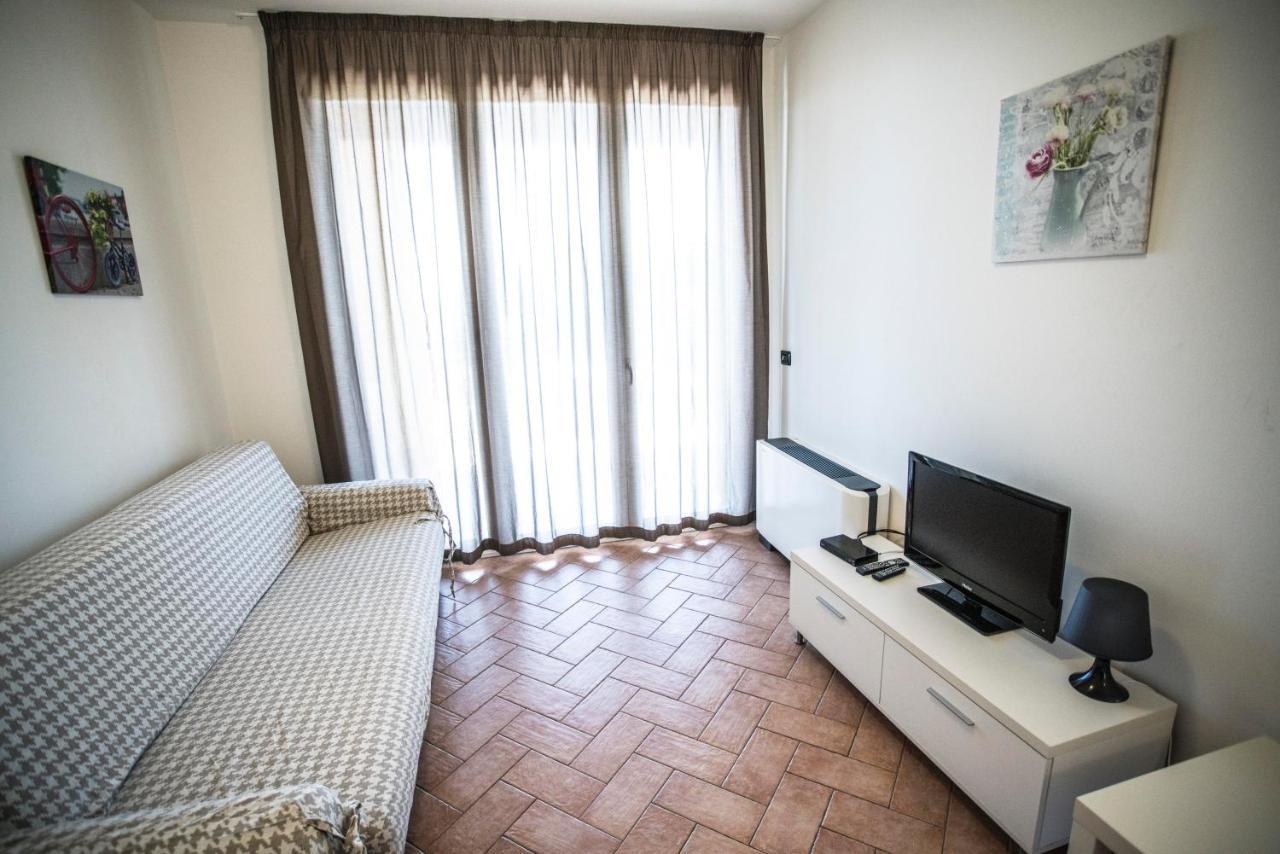 Residence Karina Moniga del Garda Exteriör bild