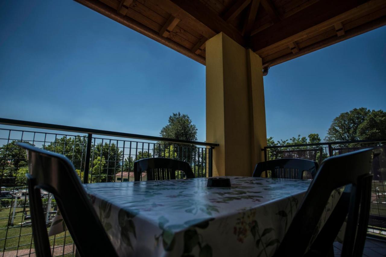 Residence Karina Moniga del Garda Exteriör bild