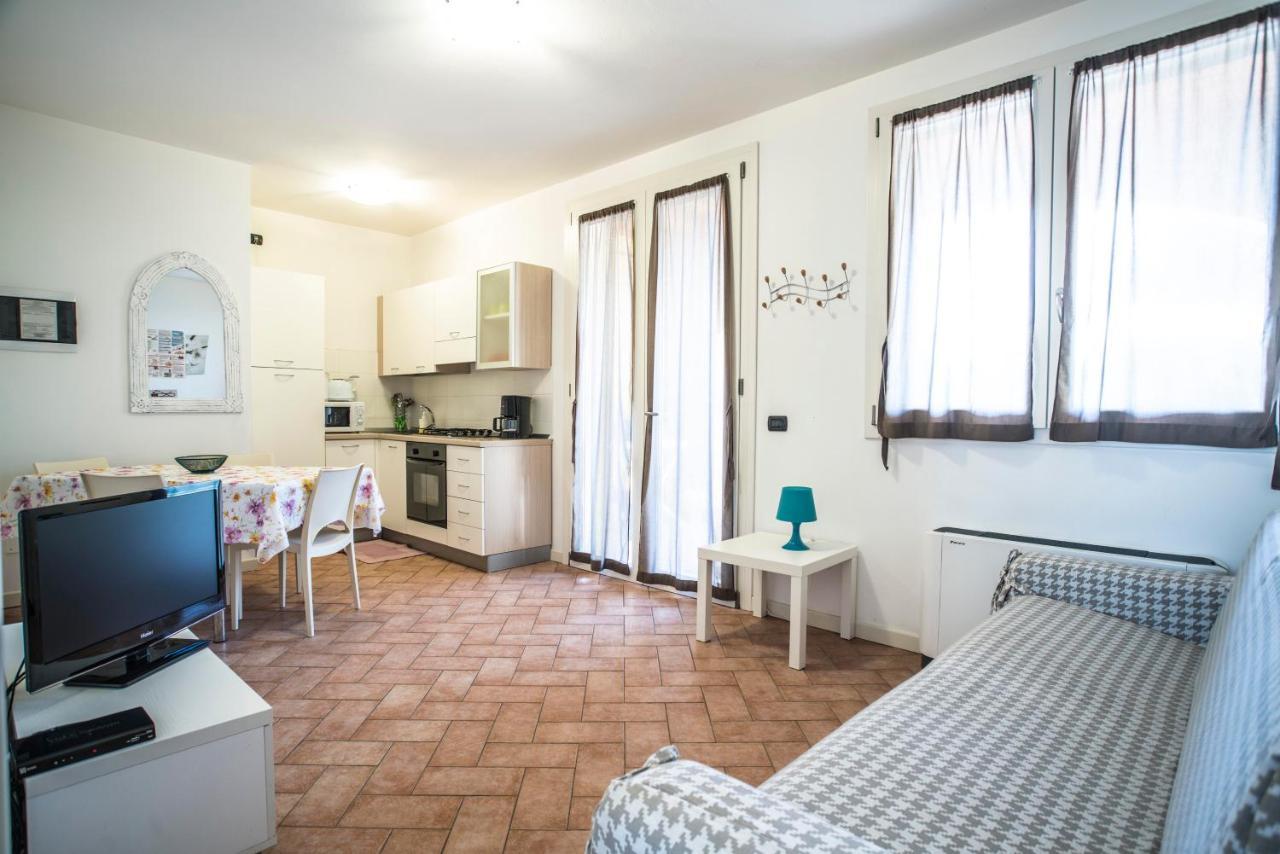 Residence Karina Moniga del Garda Exteriör bild