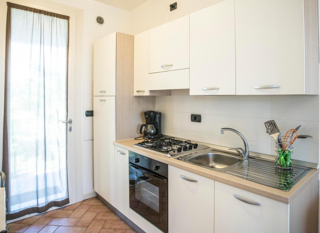 Residence Karina Moniga del Garda Exteriör bild